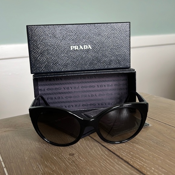 Authentic Prada SPR 23O black silver signature cat eye sunglasses w/ box 56/20 - Picture 4 of 14
